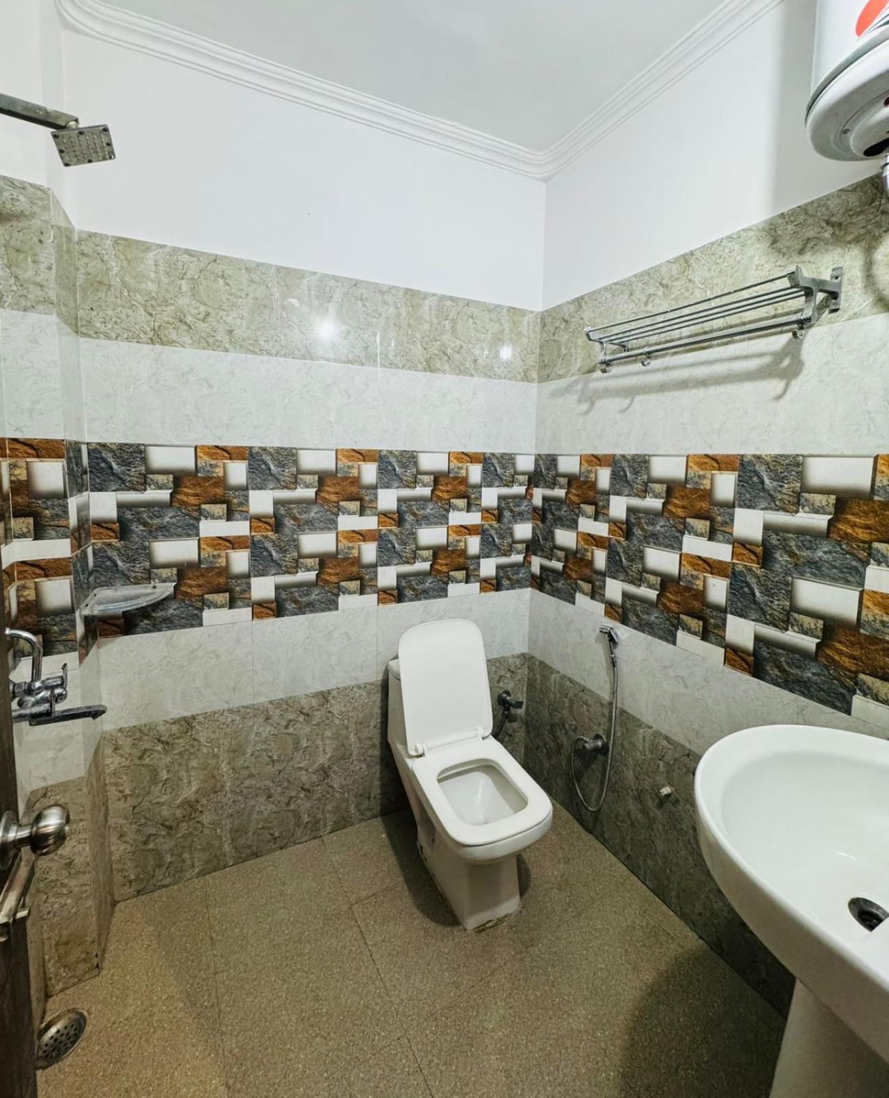 Hotel Pearl Inn Rudrapur المظهر الخارجي الصورة