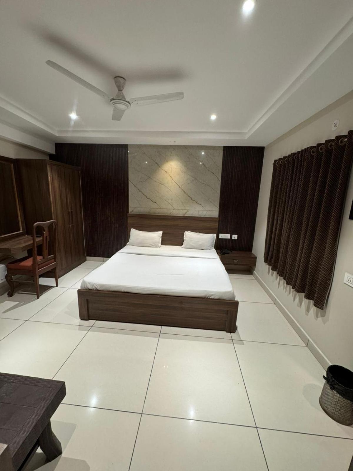 Hotel Pearl Inn Rudrapur المظهر الخارجي الصورة